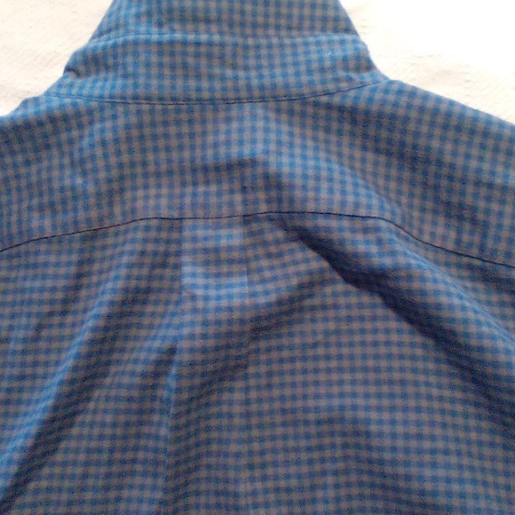 Men's XL Vineyard Vines, Long Sleeved Button Down Shirt! - Picture 5 of 7